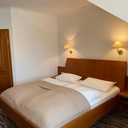 Zur Schoenen Aussicht Hotel 3*